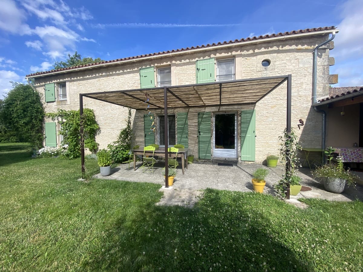 Pergolas, carports, abris et serres de jardin